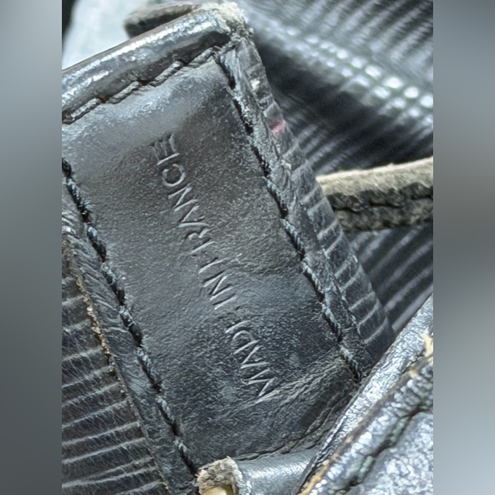 Louis Vuitton‎ Epi Noé Bucket Bag in Noir Black GM - Picture 10 of 14